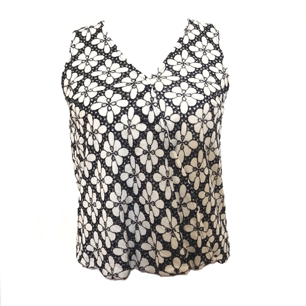 Maeve coralie white black eyelet lace pattern wrap v-neck sleeveless tank top - Picture 2 of 8